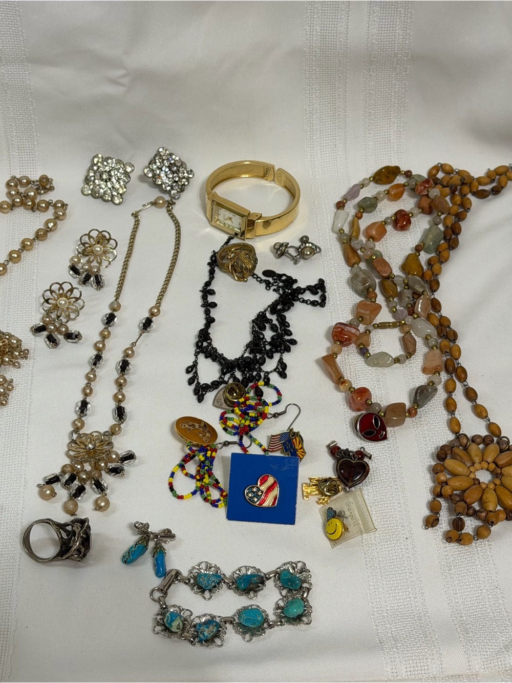 Mixed Lot Of Vintage Costume Jewelry Dress Up Pretend Play Arts & Crafts Collect